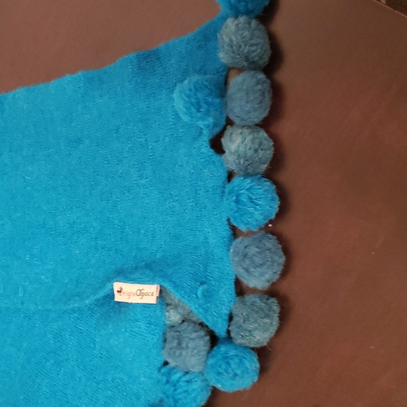 Origin Alpaca Pom Pom Scarf - Picture 3 of 3